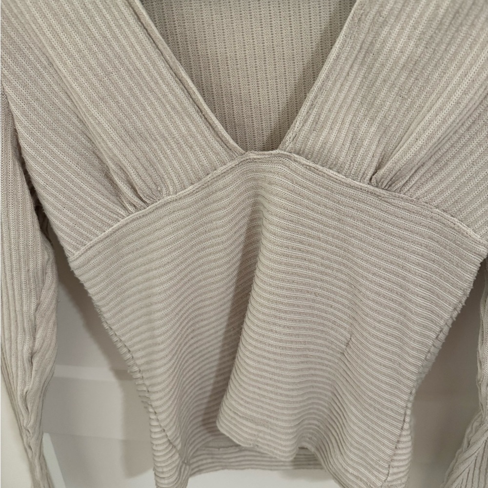 Free People Intimately Ribbed V Neck Long Sleeve Top Large Beige Fitted Boho - Picture 3 of 4